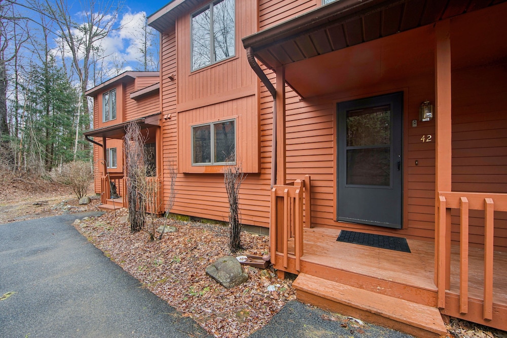 Chatiemac 42F - Quiet & Cozy 3-Bedroom Retreat 3 Townhouse by The Summit at Gore Mountain