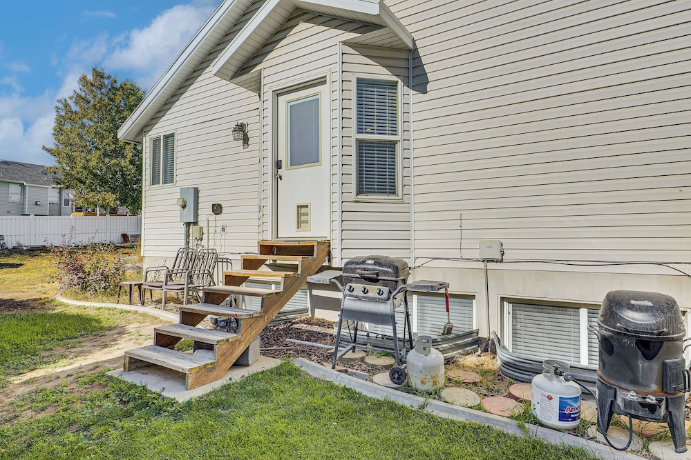 Family Home w/ Fenced Yard Between Provo & Slc!