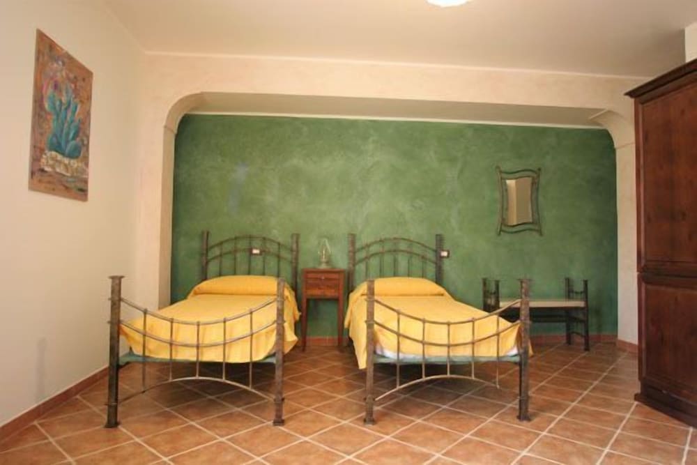 Sikania Suite view 3