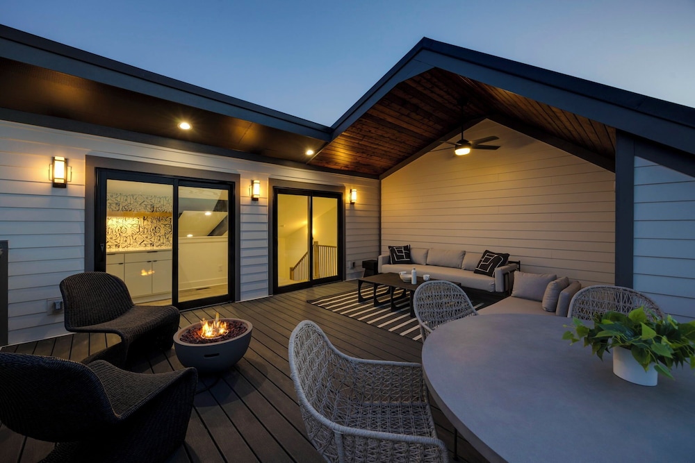 Elevate - Modern Luxury - Stunning City Views