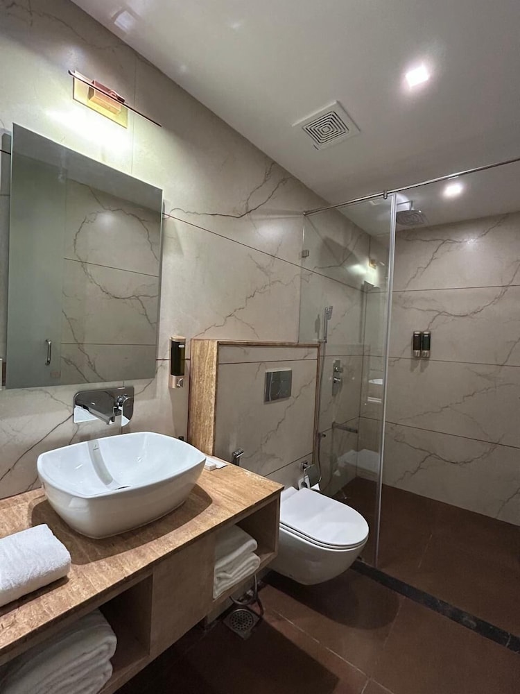 FERNWOOD HOTELS AND RESORTS