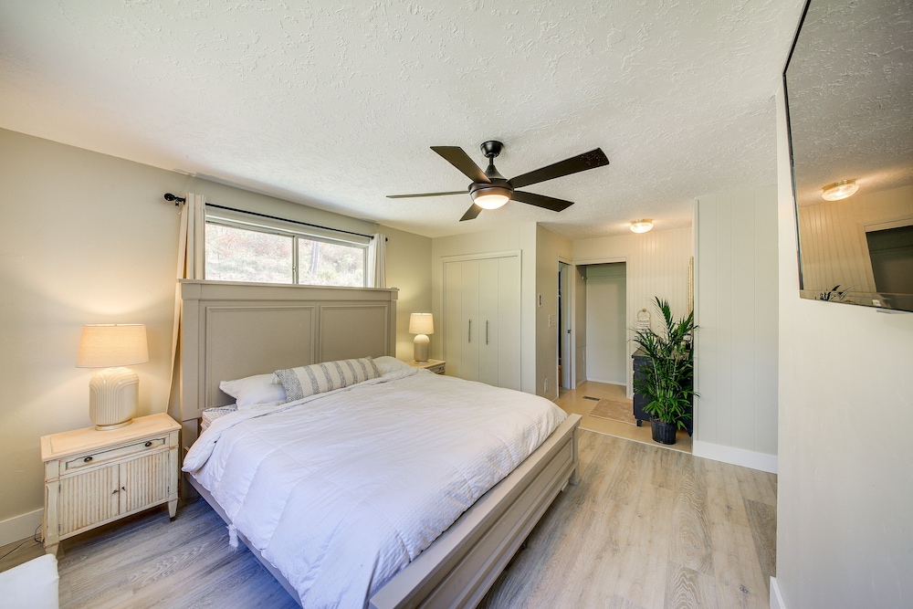 Chic Idaho Retreat w/ Hot Tub, Grill  Pool Table! - Property Image 18