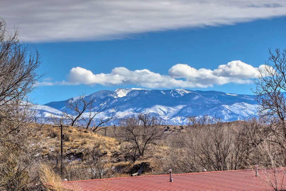 Santa Cruz Home w/ Mountain Views! view 5