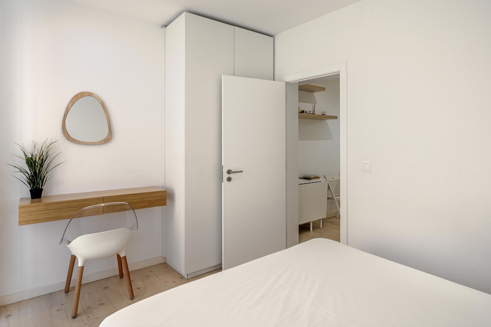 Downtown Modern Apartments I by Homing