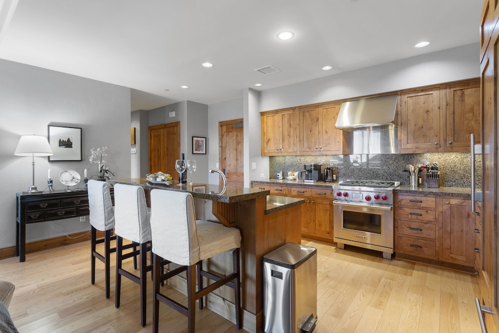 Shooting Star Lodge at Deer Valley Resort - Three Bedroom Residence #101 3 Condo