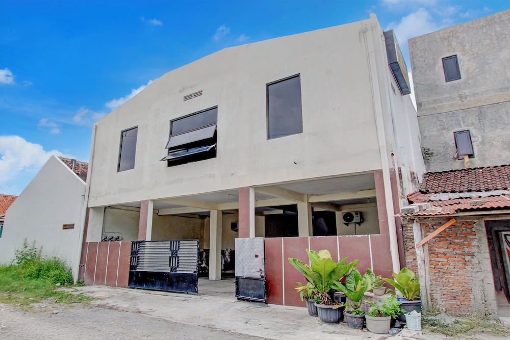 OYO 94919 Nay Guesthouse Dan Kost