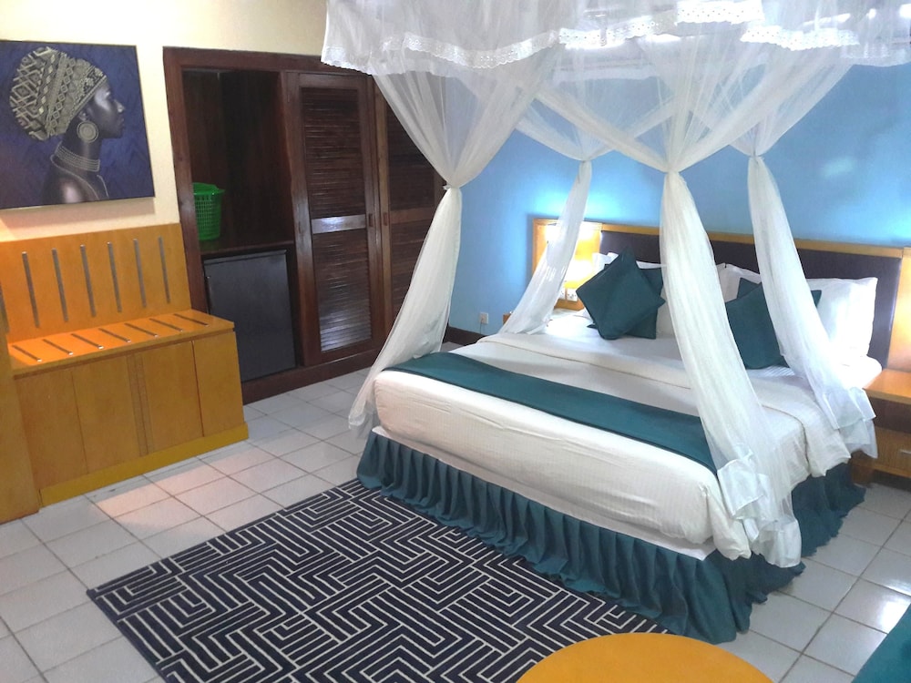 Best Western Jangwani Sea Breeze Hotel