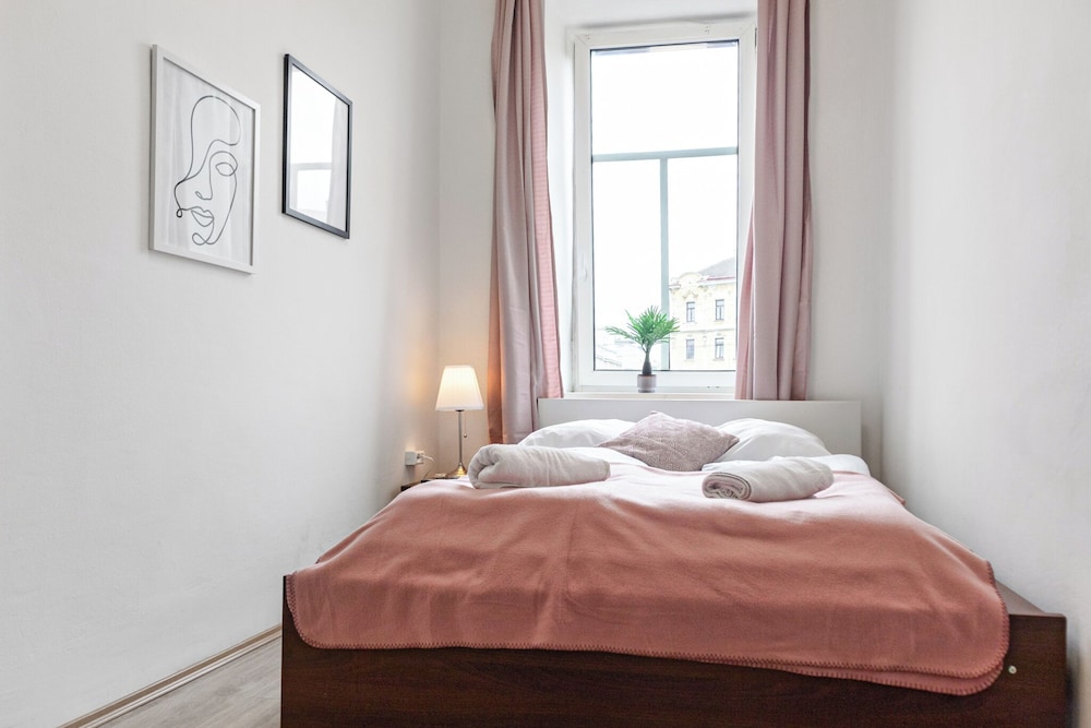 Cozy Room Shared Apt Millennium Tower
