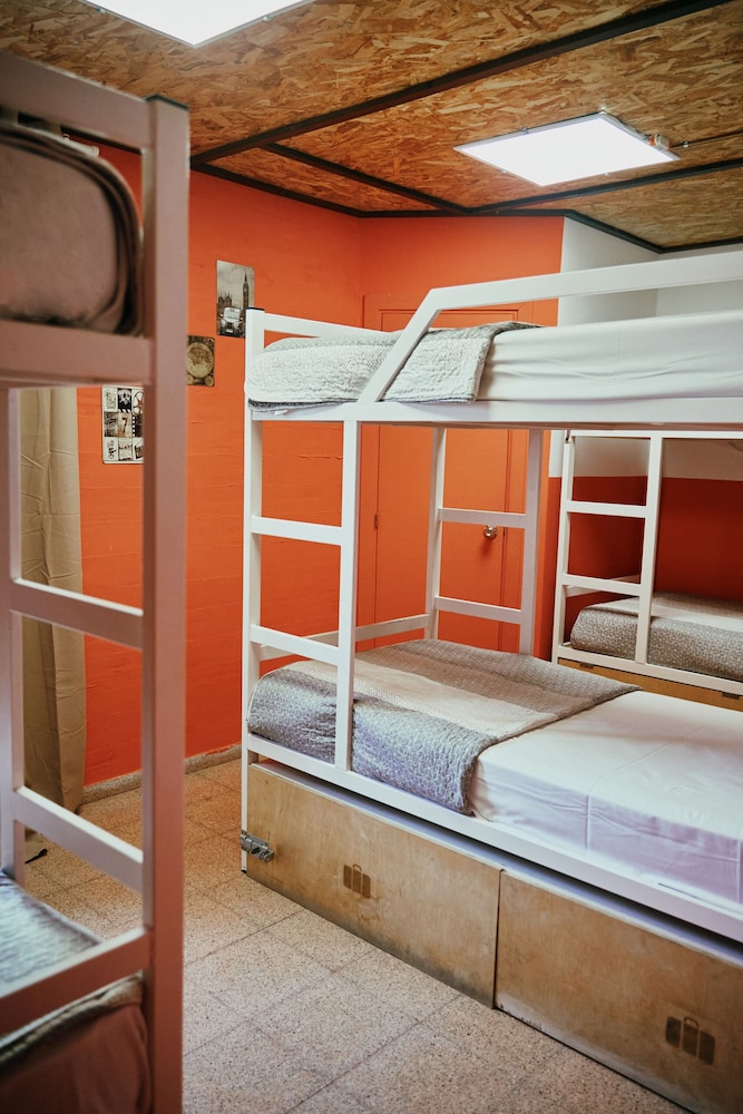 LOFT HOSTAL Group 39