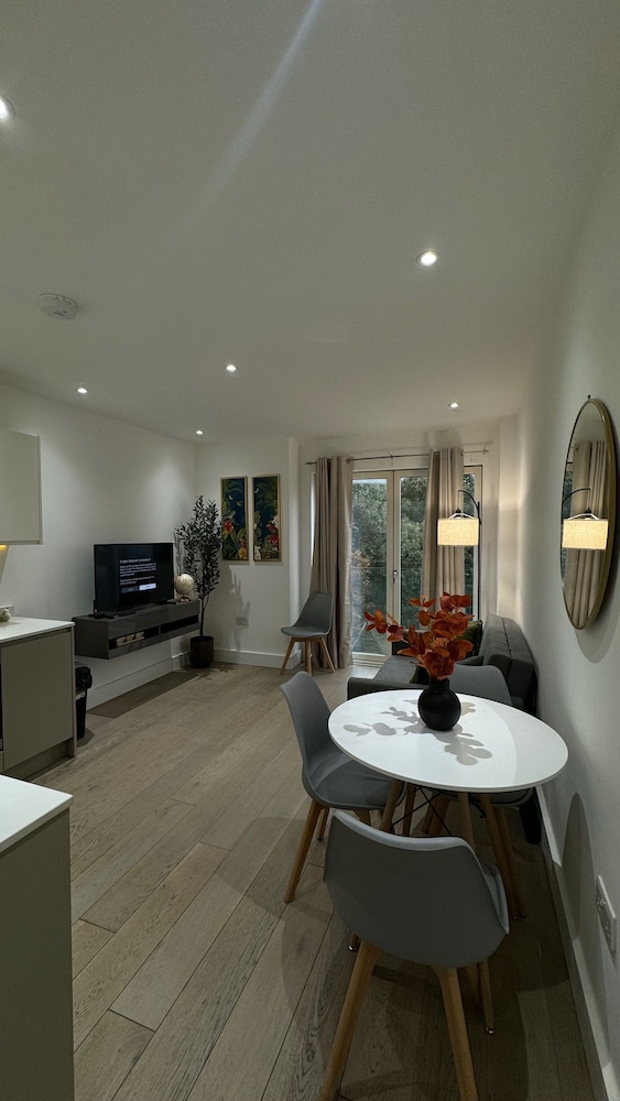 Boutique-style Apartment Near Central London