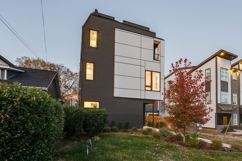 NEW 24 Guests 2 Rooftop Decks Near Downtown