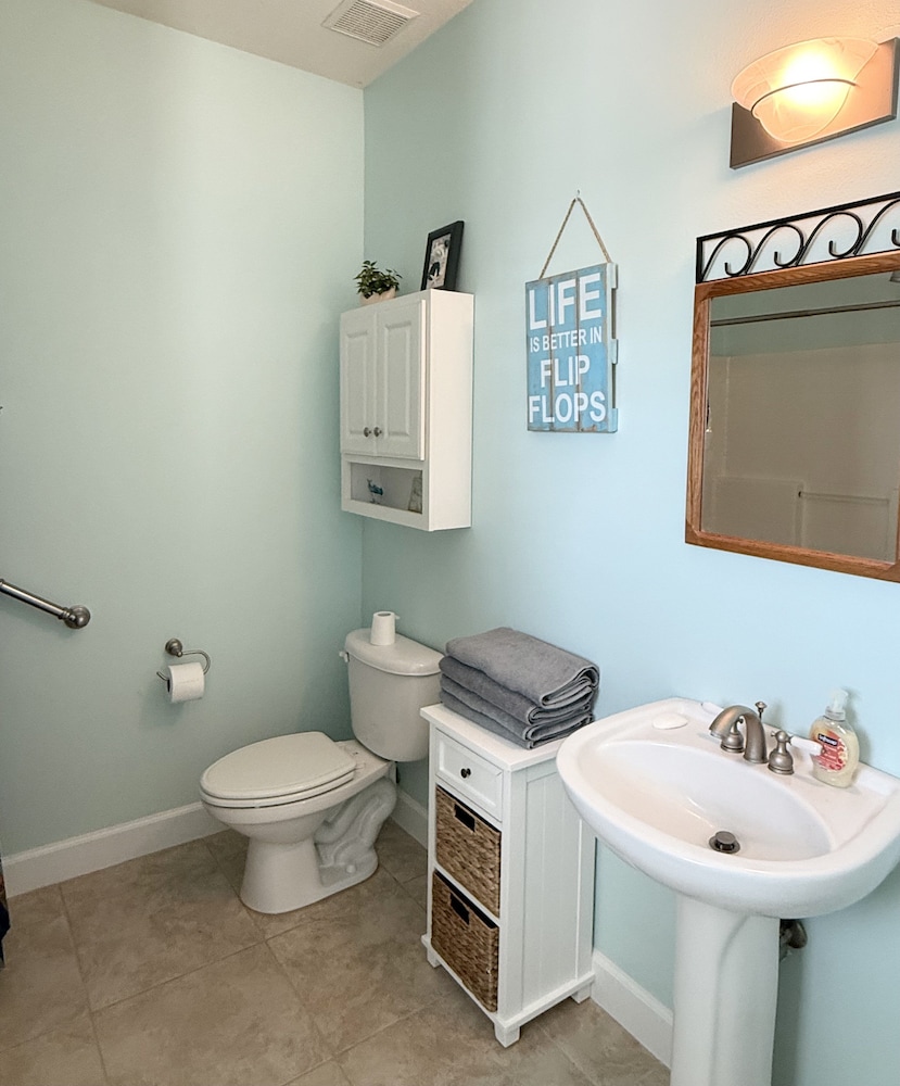 Seaside Bungalow 1 Bedroom Home