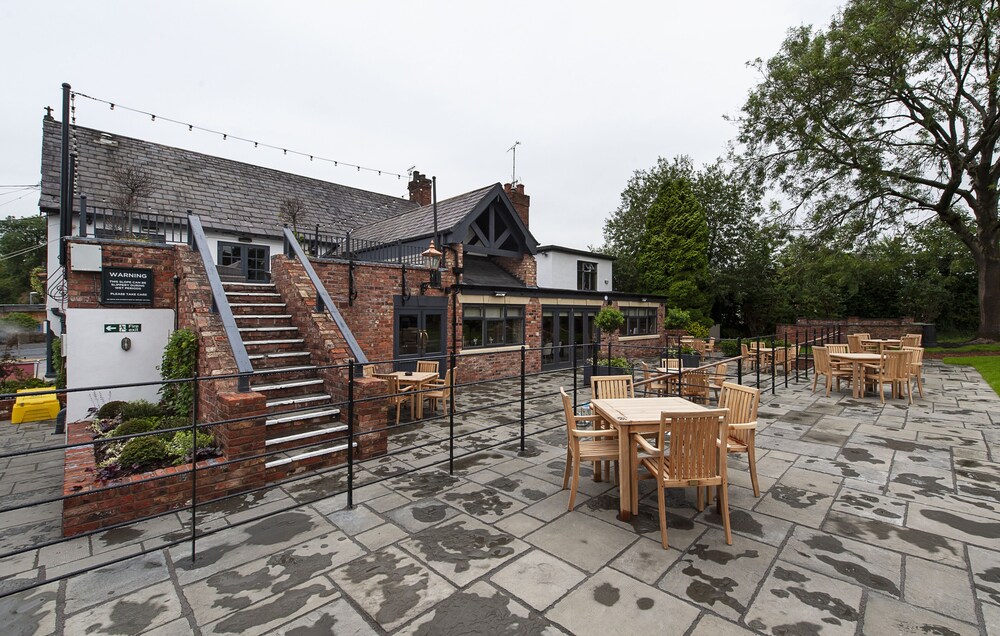 Altrincham Vacations - The Bulls Head Hotel - Property Image 41