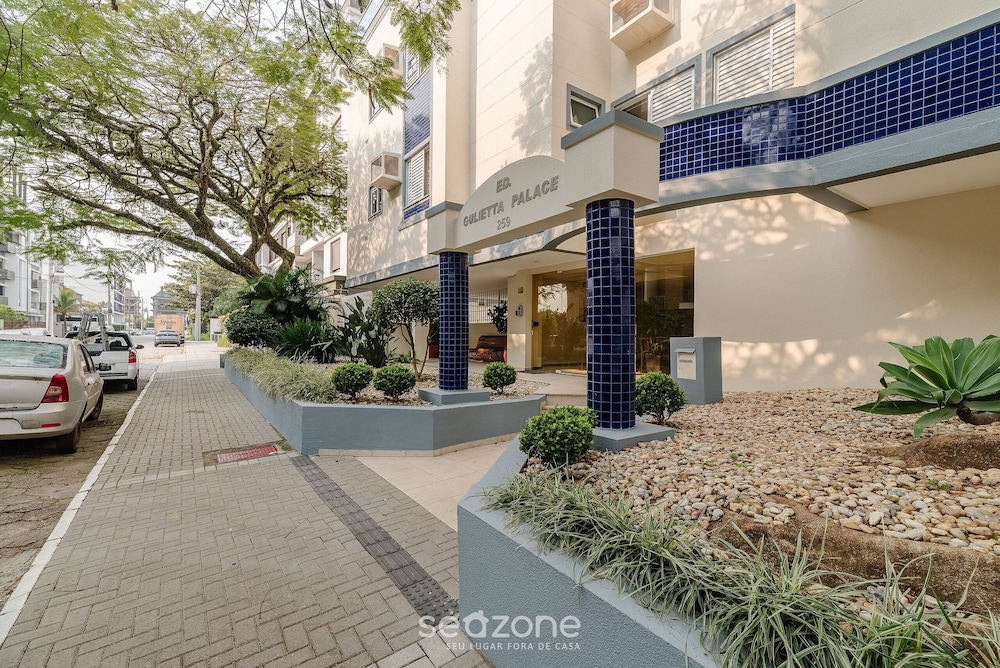 2 b ap, 400m the Beach, Jurere Downtown Rgp208