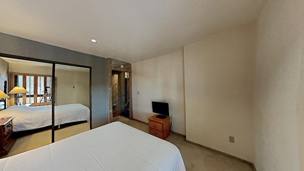 410 4 Bedroom Condo