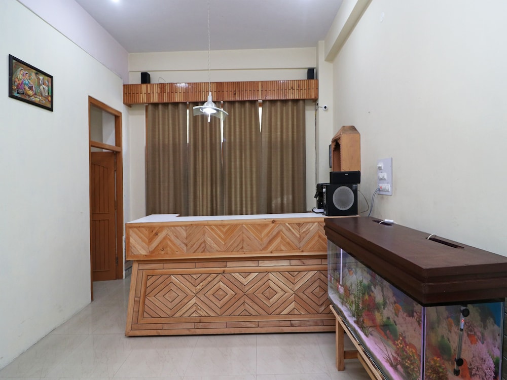 Lobby & Reception