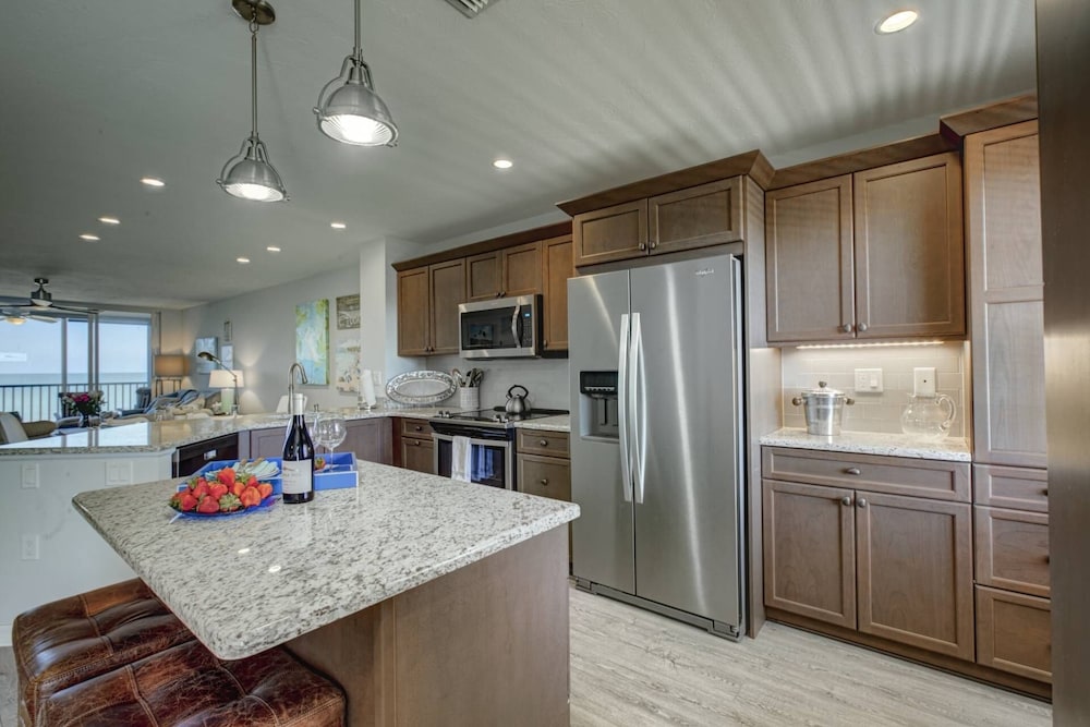 Bay Tree Beach Side view 3