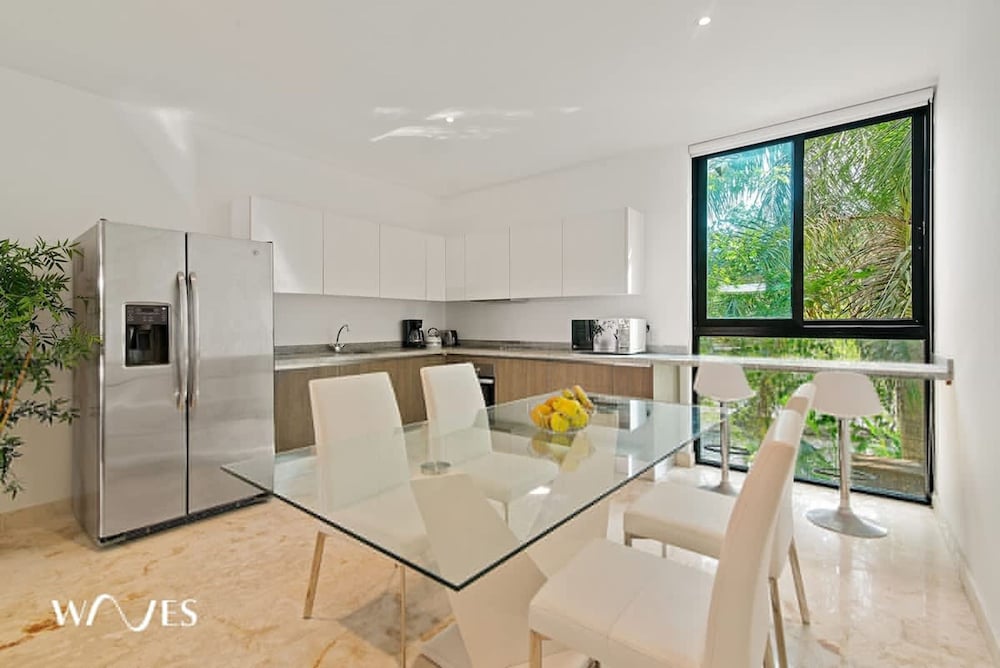 2 Br Luminous and Spacious Pool View Apt
