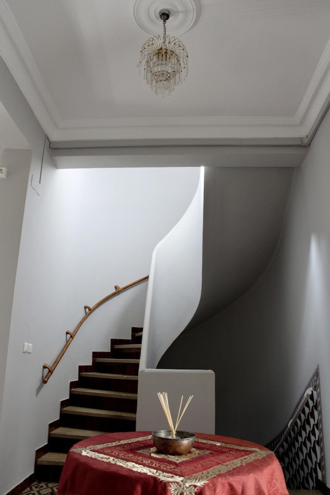 Cheerful 6 Bedroom House in Seville With Terraces