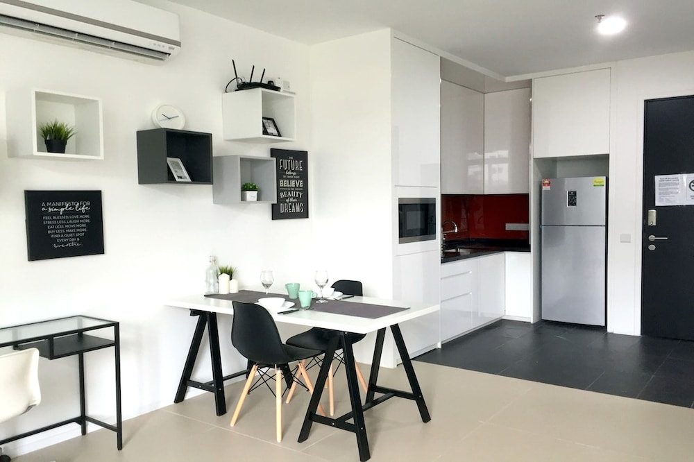 Arcoris Mont Kiara Apartments by Emily in Town