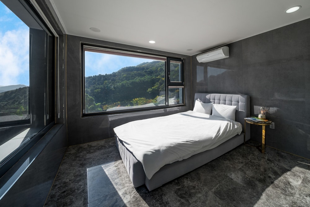 Yangpyeong Seulburg Private Poolvilla