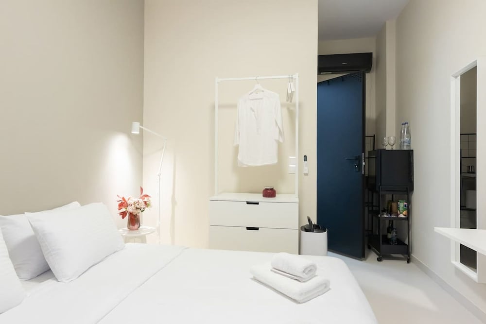Astra Beach Studio 5