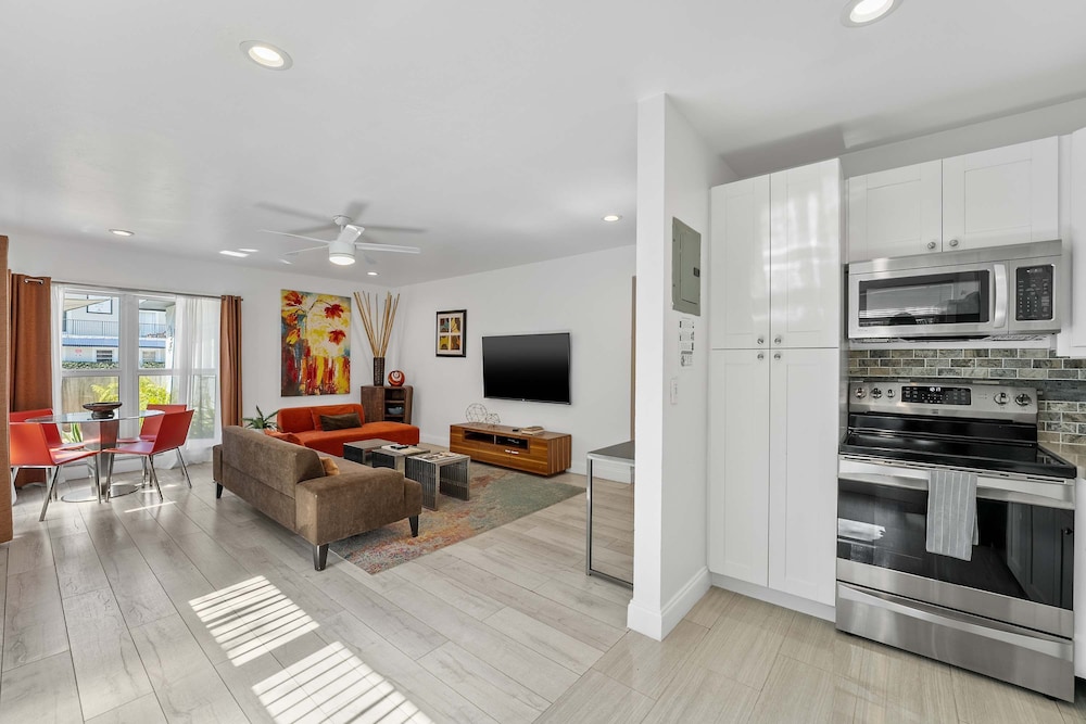 320-1 Las Olas Boulevard