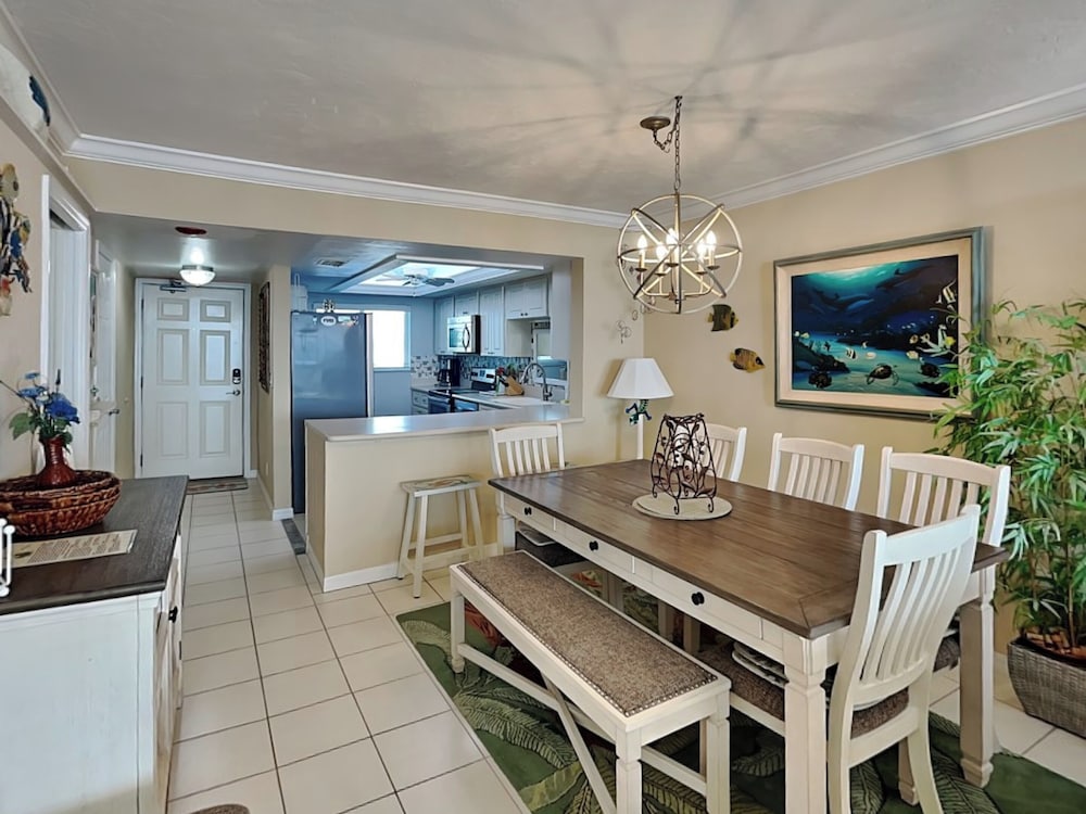 Sun Caper 208 by Distinctive Beach Rentals