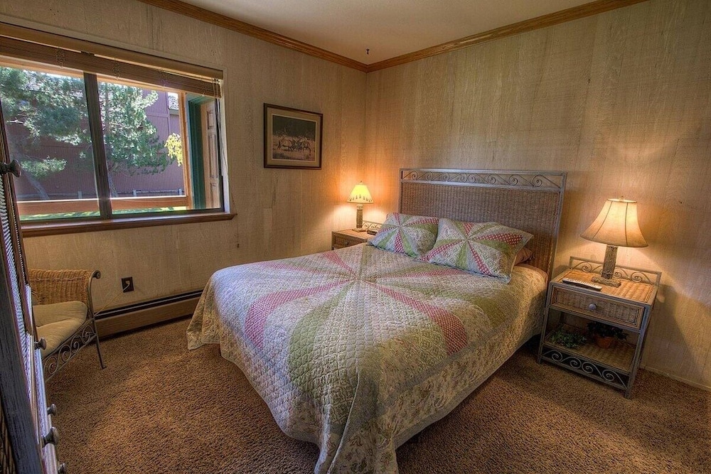 Tkh1226 - Emerald Lodge 6 Bedroom Home