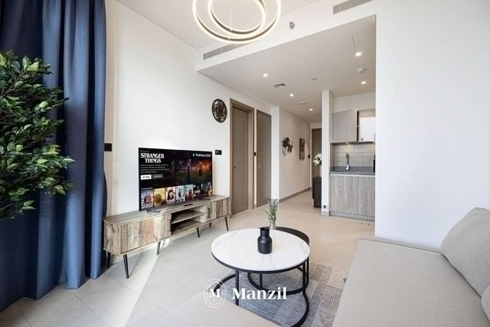 Manzil - Lux 1BR Near Downtown With Skyline Views