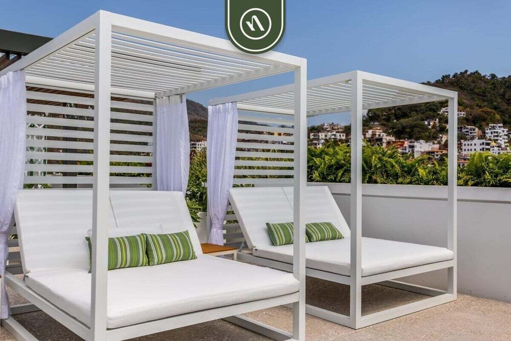 Amazing 1BR Penthouse With Balcony - Gym - Pool