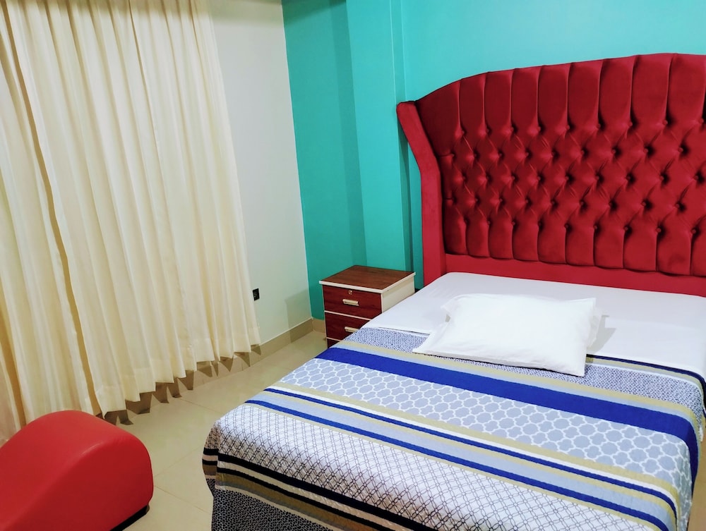 Hostal TOSCANO SUITES