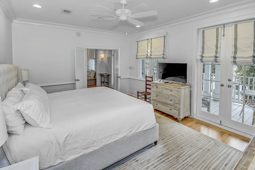 Beautifully Remodeled "taste & Sea" 3br/3.5ba Steps From Beach/pools optional Carriage 3 Bedroom Cottage by RedAwning view 3