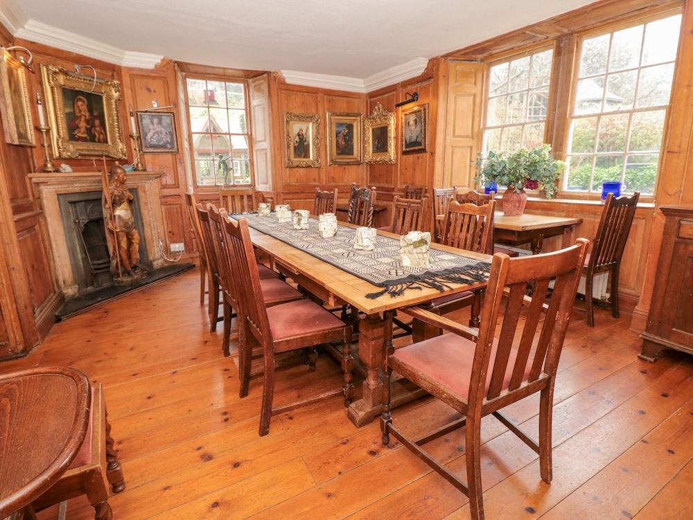 Manor Farmhouse