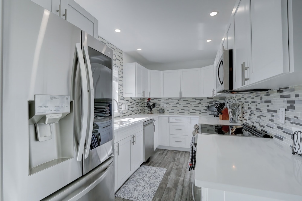 Luxury Pool Dog Friendly Central To Naples And Marco Island By Sky Run Naples 3 Bedroom Home
