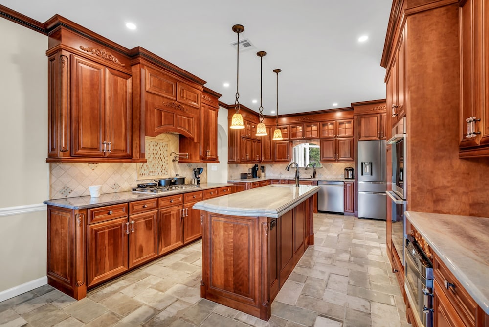 Cozy Family Retreat With Great Views and Game Room
