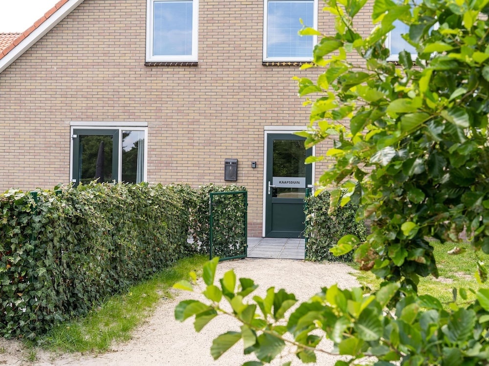 Group Apartment on Ameland by De Vleijen