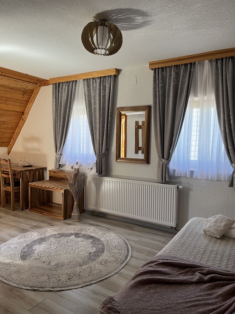 Rustic Inn River 2