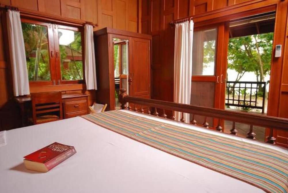 Baan Mai Beachfront Phuket Lone Island