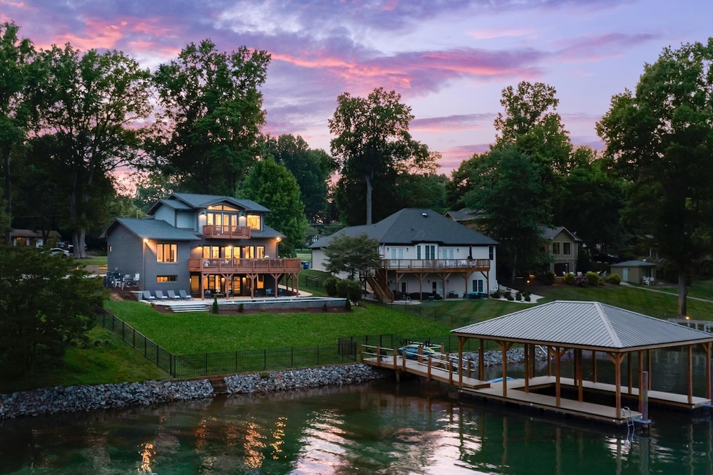 Elysian Shores W/heated Pool & Optional Boat Rental