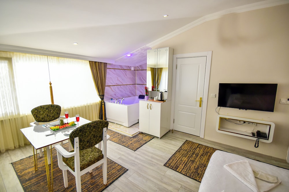 Loca Suit Otel - Image 24