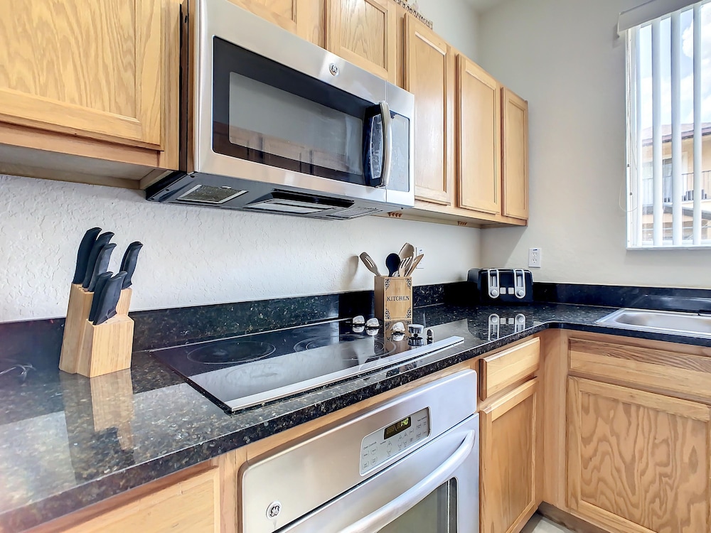 Regal Oaks Getaway Resort Living Near Disney