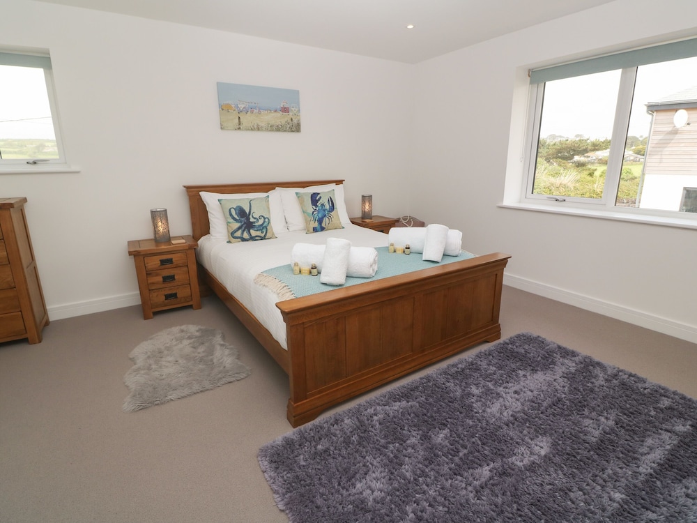 3 Praa Cove