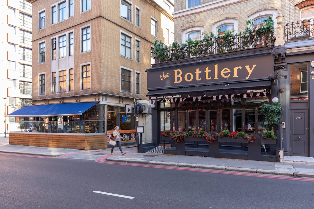 Edith Grove Viii by Onefinestay
