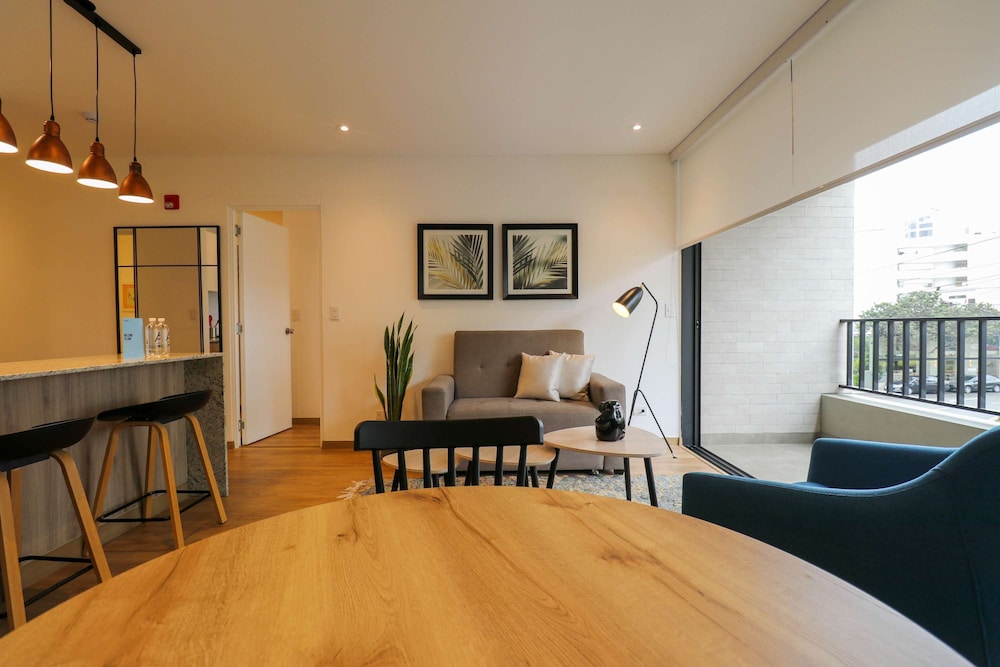 w Brilliant 1BR w Amazing Balcony in Miraflores