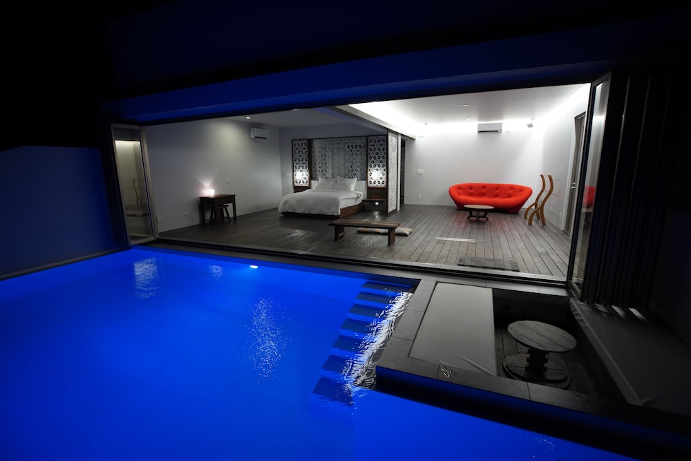 Secret Pool Villa SEJI