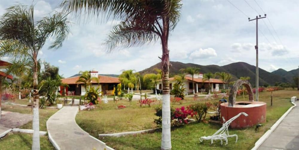 Hotel Las Jaras - Image 1