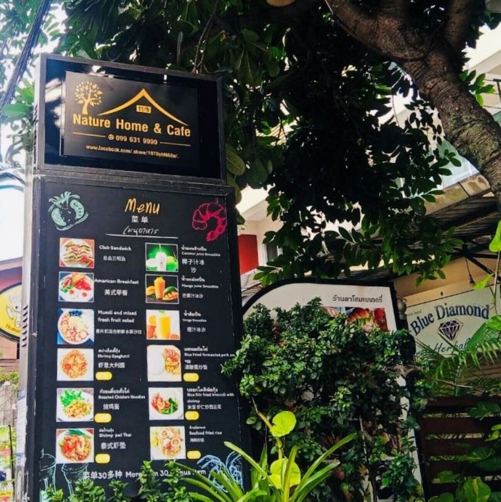 Nature Home Hostel & Cafe