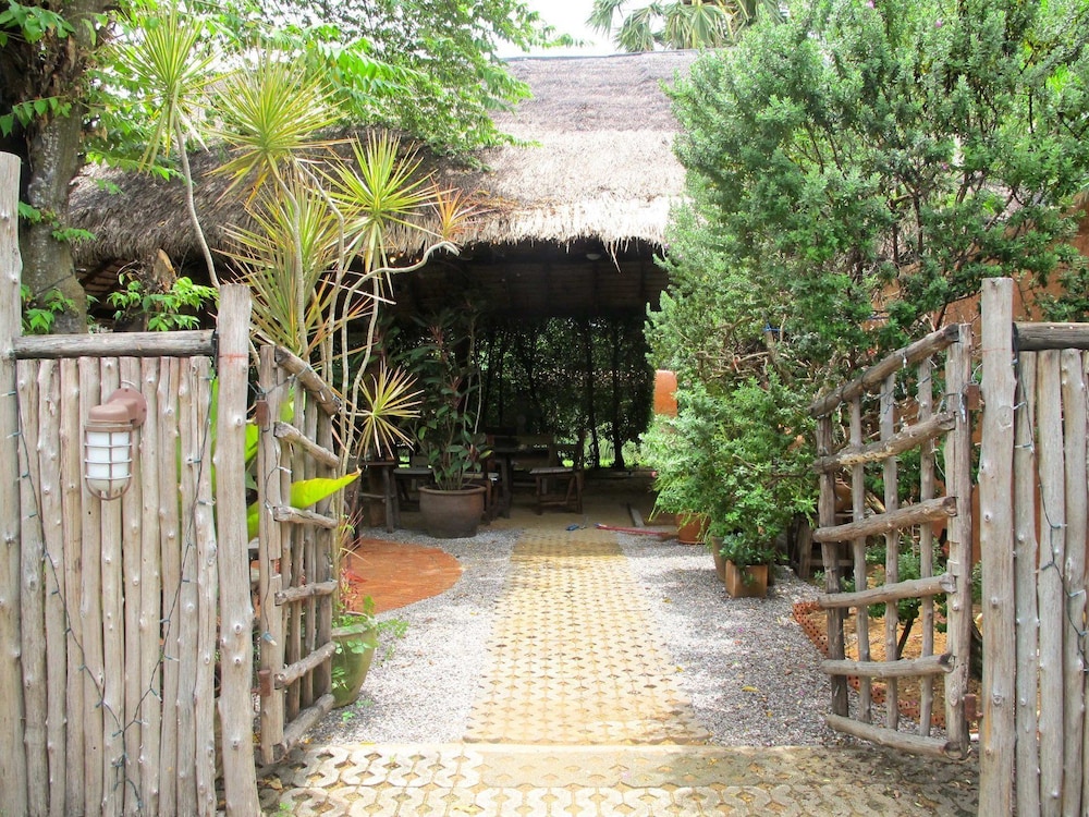 Hotel Pranberry Bed and Breakfast - Image 1