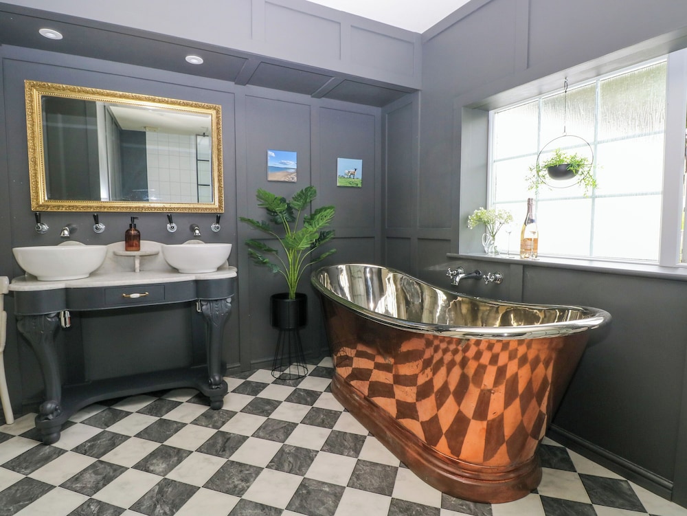 Bay View Apartment